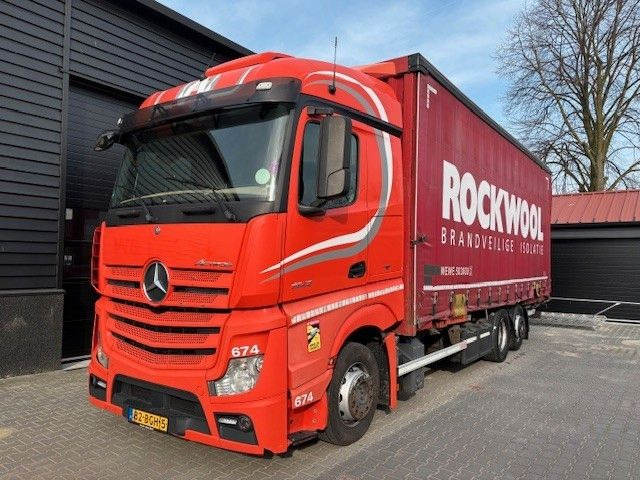 Mercedes-Benz Actros 2642 2x BDF mit Pritsche und Planebühne - Camion porte-conteneur/ Caisse mobile: photos 1 Mercedes-Benz Actros 2642 2x BDF mit Pritsche und Planebühne - Camion porte-conteneur/ Caisse mobile: photos 1