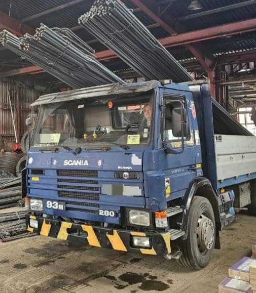 Scania 93 Carne - Camion grue: photos 2 Scania 93 Carne - Camion grue: photos 2