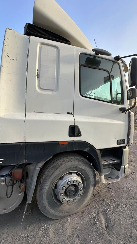 DAF CF 85.430 Tractor head - Tracteur routier: photos 4 DAF CF 85.430 Tractor head - Tracteur routier: photos 4