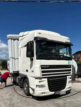 DAF XF 105.410 Tractor unit - Tracteur routier: photos 2 DAF XF 105.410 Tractor unit - Tracteur routier: photos 2
