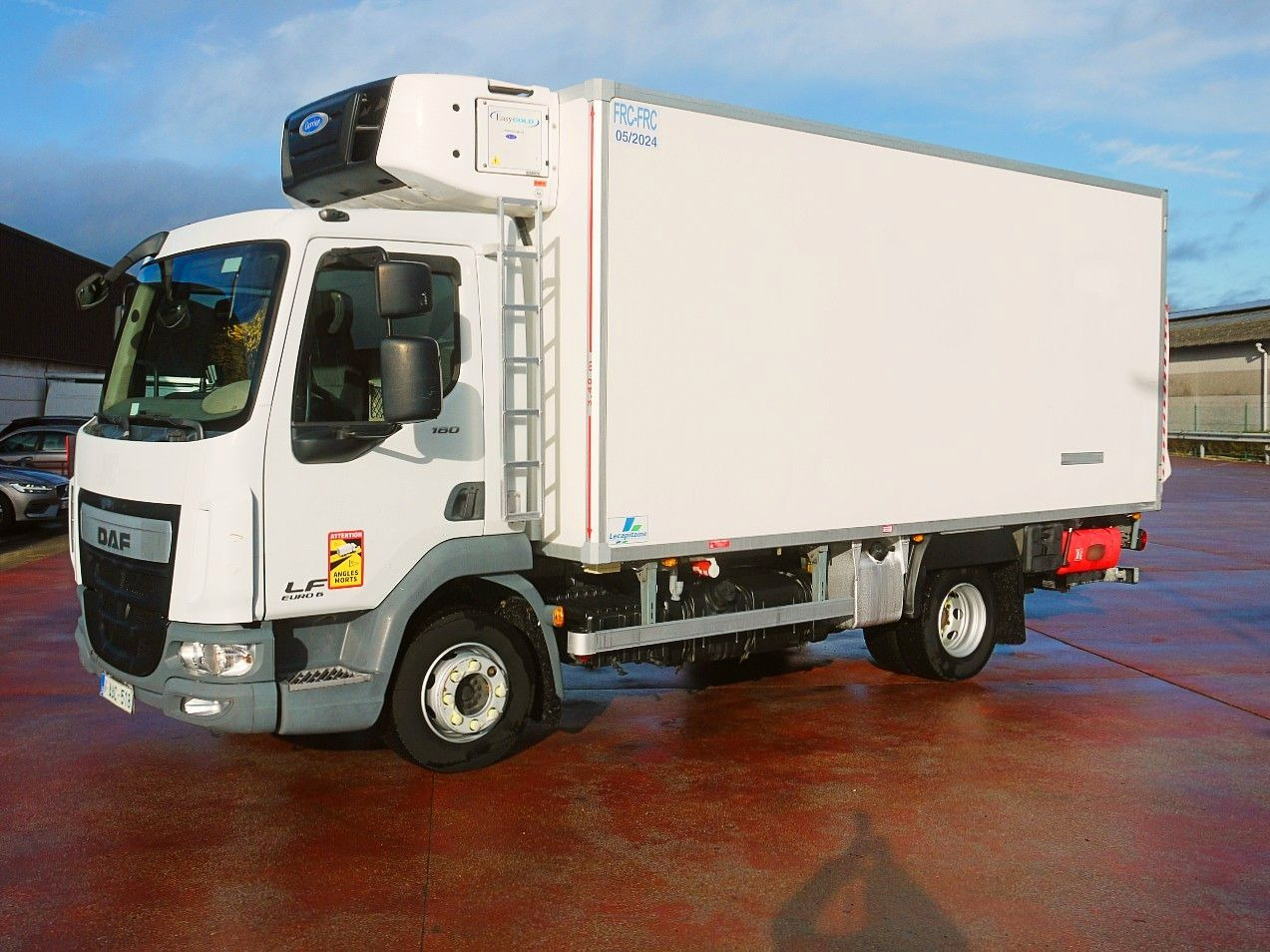 DAF LF 180 .10 KUHLKOFFER CARRIER SUPRA 750MT AIRCO - Camion frigorifique: photos 4 DAF LF 180 .10 KUHLKOFFER CARRIER SUPRA 750MT AIRCO - Camion frigorifique: photos 4