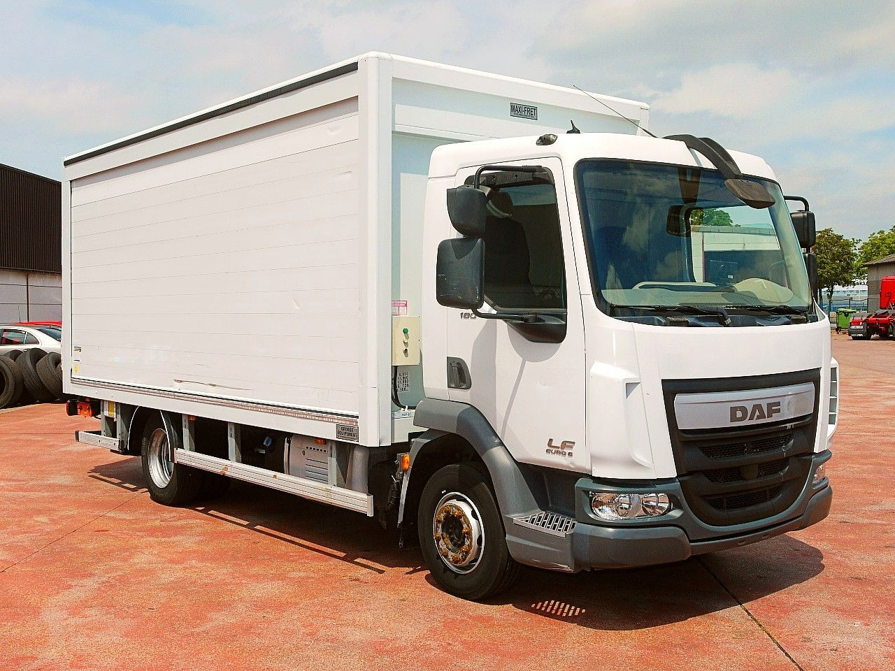 DAF LF 180 12 GETRANKENWAGEN LBW LUFT - Camion pour le transport de boissons: photos 2 DAF LF 180 12 GETRANKENWAGEN LBW LUFT - Camion pour le transport de boissons: photos 2