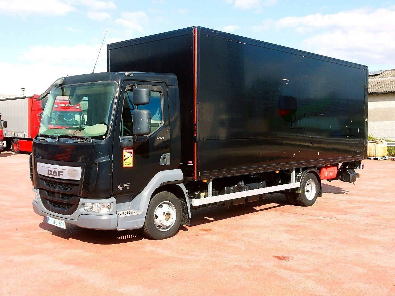 DAF LF FA 180 MEUBEL KOFFER LBW LUFT FEDERUNG AIRCO - Camion fourgon: photos 4 DAF LF FA 180 MEUBEL KOFFER LBW LUFT FEDERUNG AIRCO - Camion fourgon: photos 4