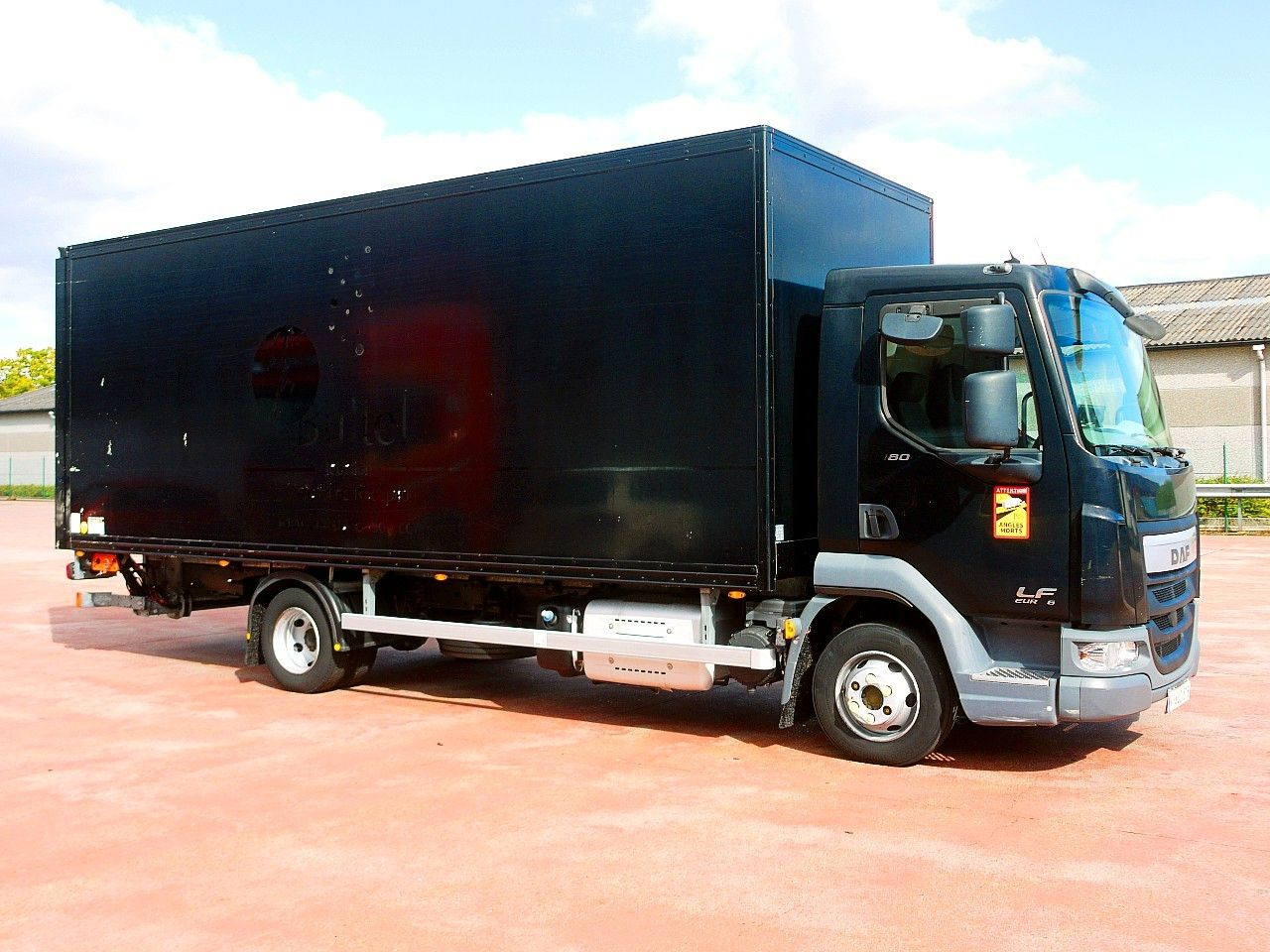 DAF LF FA 180 MEUBEL KOFFER LBW LUFT FEDERUNG AIRCO - Camion fourgon: photos 3 DAF LF FA 180 MEUBEL KOFFER LBW LUFT FEDERUNG AIRCO - Camion fourgon: photos 3