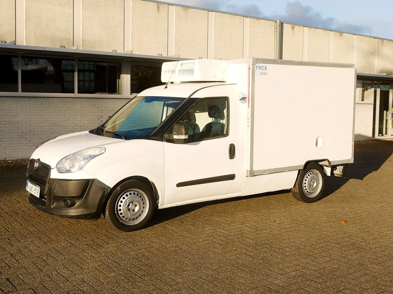 Fiat DOBLO 1.6 KUHLKOFFER CARRIER XARIOS -20 / AIRCO - Véhicule utilitaire frigorifique: photos 5 Fiat DOBLO 1.6 KUHLKOFFER CARRIER XARIOS -20 / AIRCO - Véhicule utilitaire frigorifique: photos 5