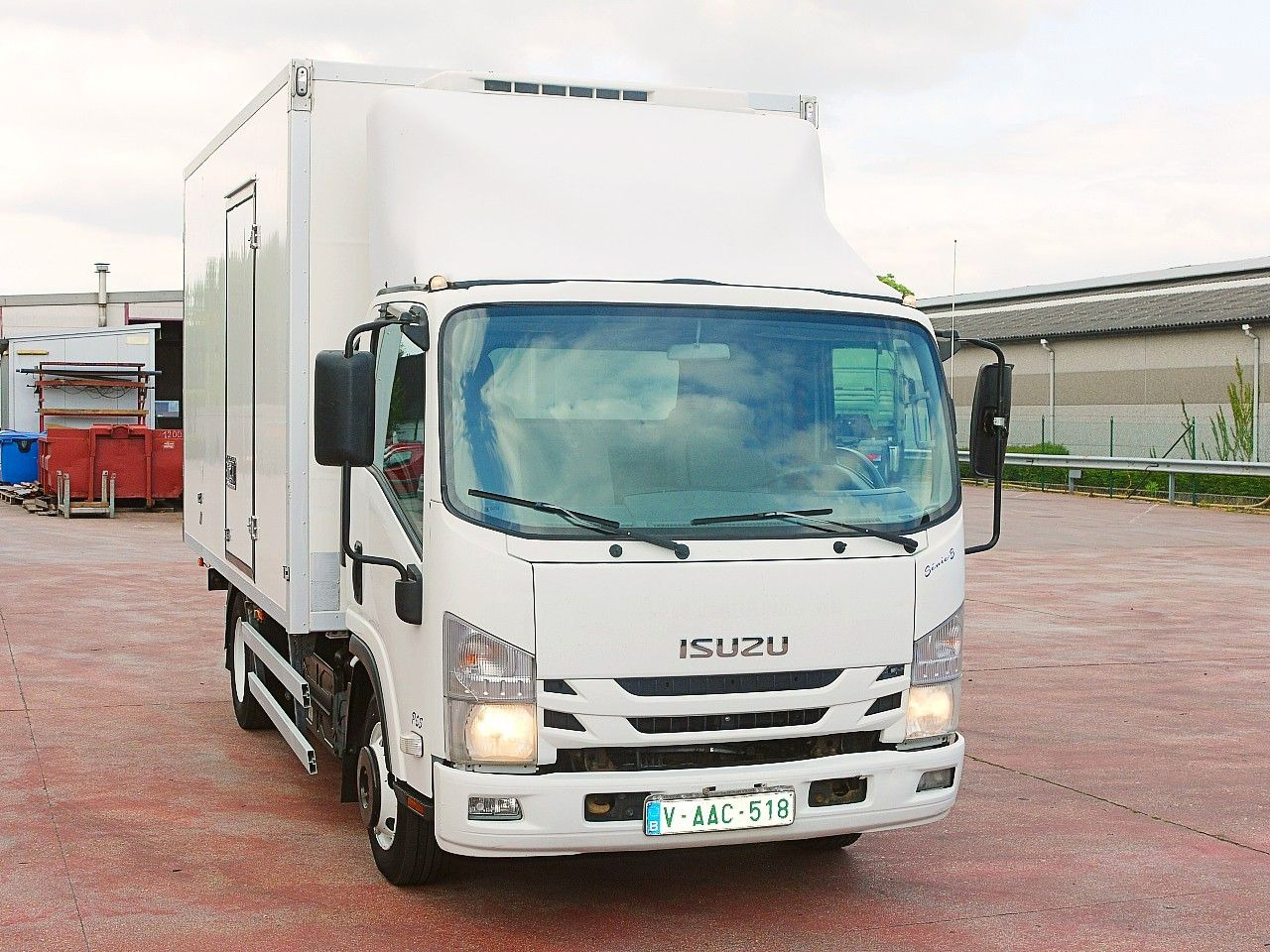Isuzu N2R 75 KUHLKOFFER THERMOKING V500 MAX €6 - Véhicule utilitaire frigorifique: photos 1 Isuzu N2R 75 KUHLKOFFER THERMOKING V500 MAX €6 - Véhicule utilitaire frigorifique: photos 1