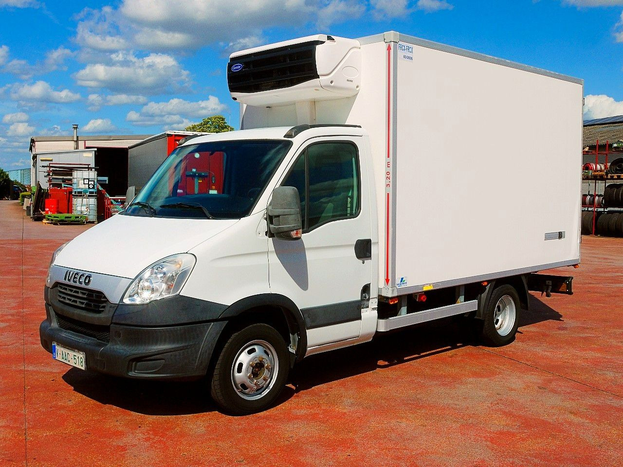 Iveco 35C13 DAILY KUHLKOFFER CARRIER XARIOS 600 MULTI - Véhicule utilitaire frigorifique: photos 4 Iveco 35C13 DAILY KUHLKOFFER CARRIER XARIOS 600 MULTI - Véhicule utilitaire frigorifique: photos 4