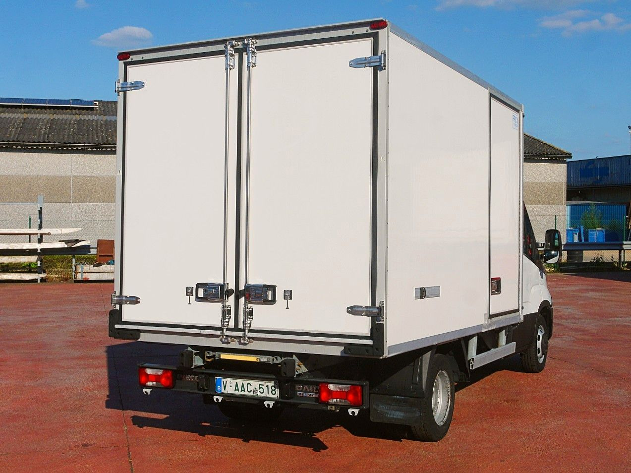 Iveco 35C14 DAILY KUHLKOFER CARRIER XARIOS 350 -20 A/C - Véhicule utilitaire frigorifique: photos 5 Iveco 35C14 DAILY KUHLKOFER CARRIER XARIOS 350 -20 A/C - Véhicule utilitaire frigorifique: photos 5