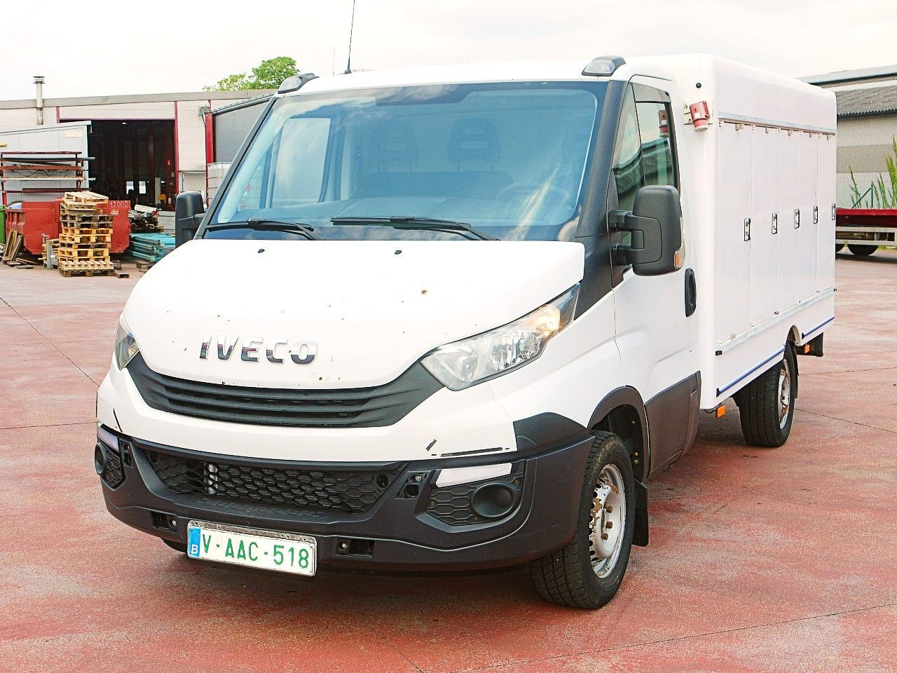 Iveco 35S12 DAILY ISOTHERM KOFFER 5 TURIG / AIRCO - Véhicule utilitaire frigorifique: photos 5 Iveco 35S12 DAILY ISOTHERM KOFFER 5 TURIG / AIRCO - Véhicule utilitaire frigorifique: photos 5