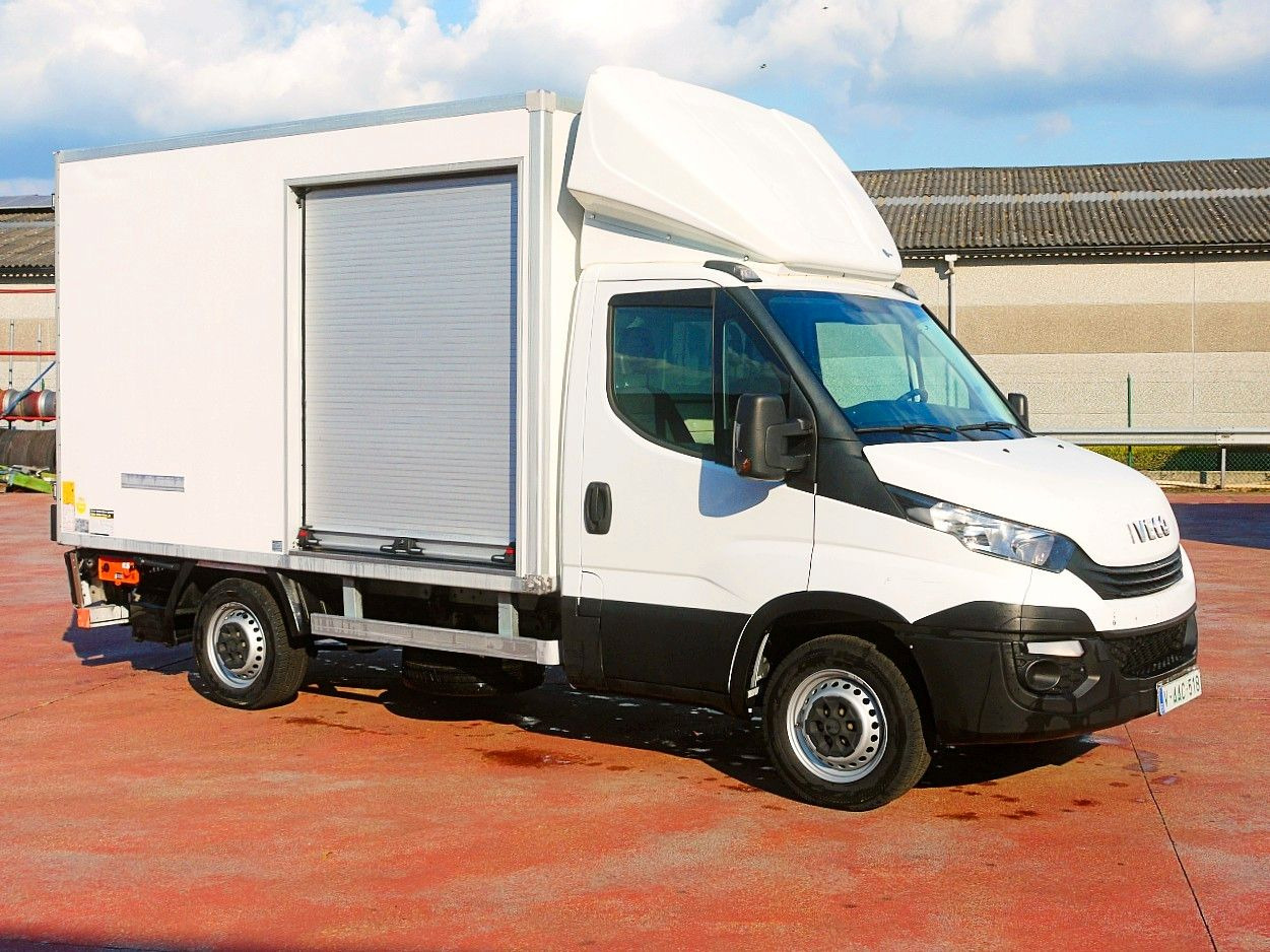 Iveco 35S14 DAILY ISOTHERMKOFFER LADEBORDWAND luft fed - Véhicule utilitaire frigorifique: photos 2 Iveco 35S14 DAILY ISOTHERMKOFFER LADEBORDWAND luft fed - Véhicule utilitaire frigorifique: photos 2