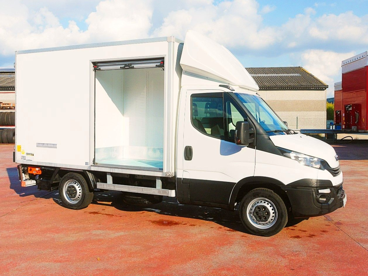 Iveco 35S14 DAILY ISOTHERMKOFFER LADEBORDWAND luft fed - Véhicule utilitaire frigorifique: photos 3 Iveco 35S14 DAILY ISOTHERMKOFFER LADEBORDWAND luft fed - Véhicule utilitaire frigorifique: photos 3