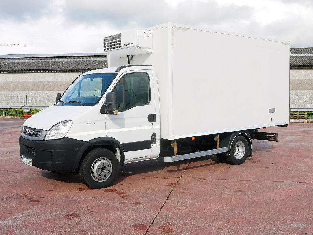 Iveco 60C15 65 70 DAILY KUHLKOFFER THERMOKING V500 A/C - Véhicule utilitaire frigorifique: photos 4 Iveco 60C15 65 70 DAILY KUHLKOFFER THERMOKING V500 A/C - Véhicule utilitaire frigorifique: photos 4