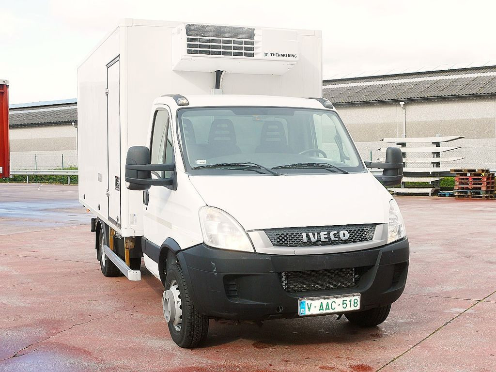 Iveco 60C15 65 70 DAILY KUHLKOFFER THERMOKING V500 A/C - Véhicule utilitaire frigorifique: photos 1 Iveco 60C15 65 70 DAILY KUHLKOFFER THERMOKING V500 A/C - Véhicule utilitaire frigorifique: photos 1