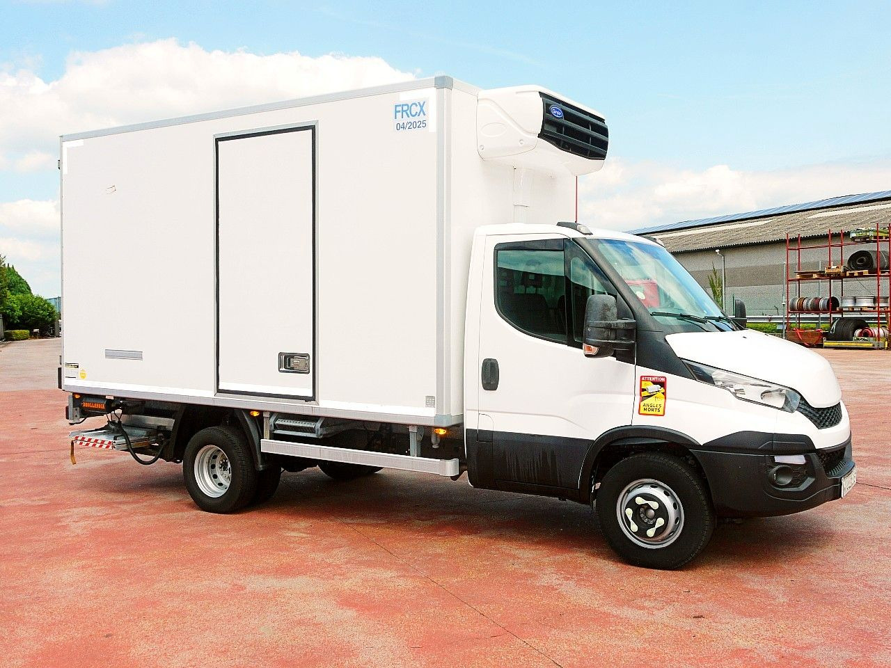 Iveco 70C17 KUHLKOFFER CARRIER XARIOS 500 A/C LUFT LBW - Véhicule utilitaire frigorifique: photos 2 Iveco 70C17 KUHLKOFFER CARRIER XARIOS 500 A/C LUFT LBW - Véhicule utilitaire frigorifique: photos 2