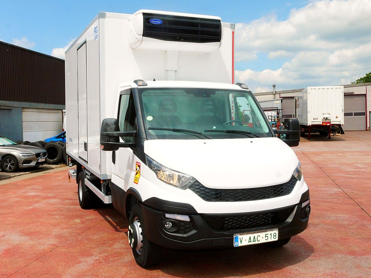 Iveco 70C17 KUHLKOFFER CARRIER XARIOS 500 A/C LUFT LBW - Véhicule utilitaire frigorifique: photos 1 Iveco 70C17 KUHLKOFFER CARRIER XARIOS 500 A/C LUFT LBW - Véhicule utilitaire frigorifique: photos 1