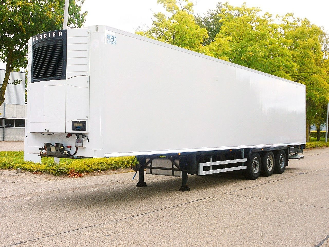 Lamberet CARRIER VECTOR 1950 MULTI TEMP. SAF. LADBORDWAND - Semi-remorque frigorifique: photos 2 Lamberet CARRIER VECTOR 1950 MULTI TEMP. SAF. LADBORDWAND - Semi-remorque frigorifique: photos 2