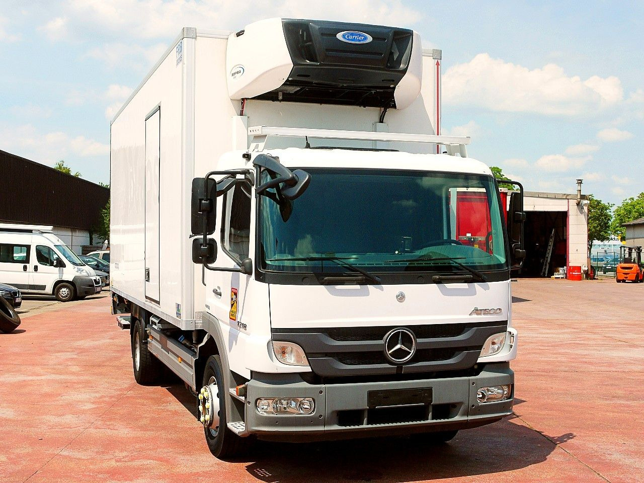 Mercedes-Benz 1318 ATEGO FLEISH KUHLKOFFER CARRIER SUPRA 750 - Camion frigorifique: photos 1 Mercedes-Benz 1318 ATEGO FLEISH KUHLKOFFER CARRIER SUPRA 750 - Camion frigorifique: photos 1