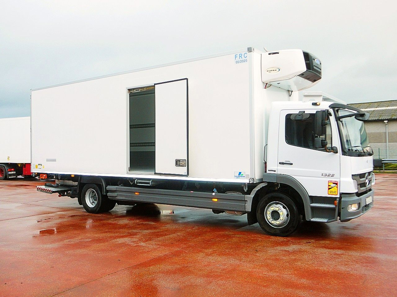 Mercedes-Benz 1322 ATEGO KUHLKOFFER CARRIER SUPRA 850 A/C LUFT - Camion frigorifique: photos 3 Mercedes-Benz 1322 ATEGO KUHLKOFFER CARRIER SUPRA 850 A/C LUFT - Camion frigorifique: photos 3