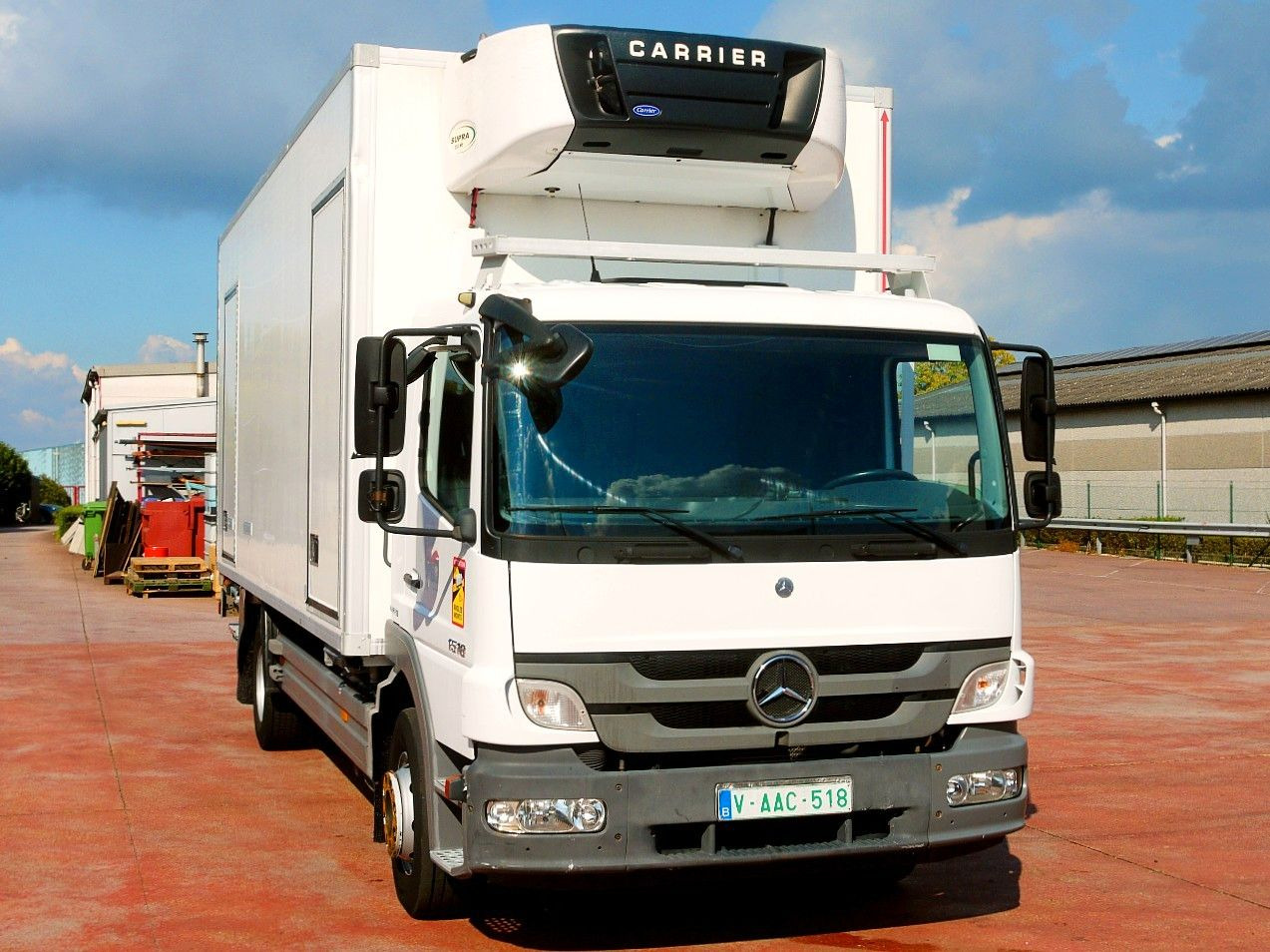 Mercedes-Benz 1518 ATEGO KUHLKOFER CARRIER SUPRA 850 Mult LUFT - Camion frigorifique: photos 1 Mercedes-Benz 1518 ATEGO KUHLKOFER CARRIER SUPRA 850 Mult LUFT - Camion frigorifique: photos 1