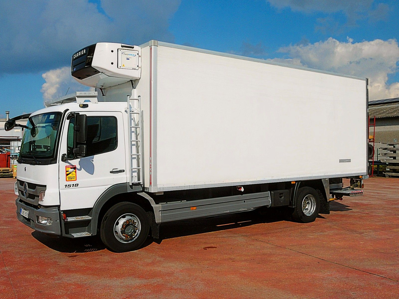 Mercedes-Benz 1518 ATEGO KUHLKOFER CARRIER SUPRA 850 Mult LUFT - Camion frigorifique: photos 4 Mercedes-Benz 1518 ATEGO KUHLKOFER CARRIER SUPRA 850 Mult LUFT - Camion frigorifique: photos 4
