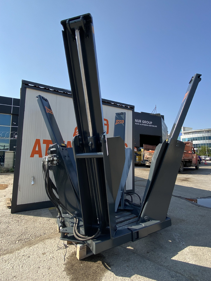 Tree Spade Attachment - stock - Pinces pour Chargeuse sur pneus: photos 3 Tree Spade Attachment - stock - Pinces pour Chargeuse sur pneus: photos 3