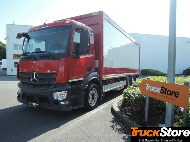 Mercedes-Benz Antos 2527 - Camion pour le transport de boissons: photos 1 Mercedes-Benz Antos 2527 - Camion pour le transport de boissons: photos 1