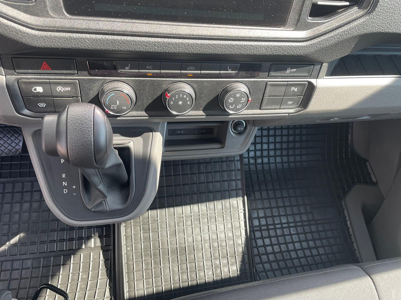 Voiture MAN TGE 3.160 Kasten L4H3 LED HECK AUTOM AHK TEMP: photos 28