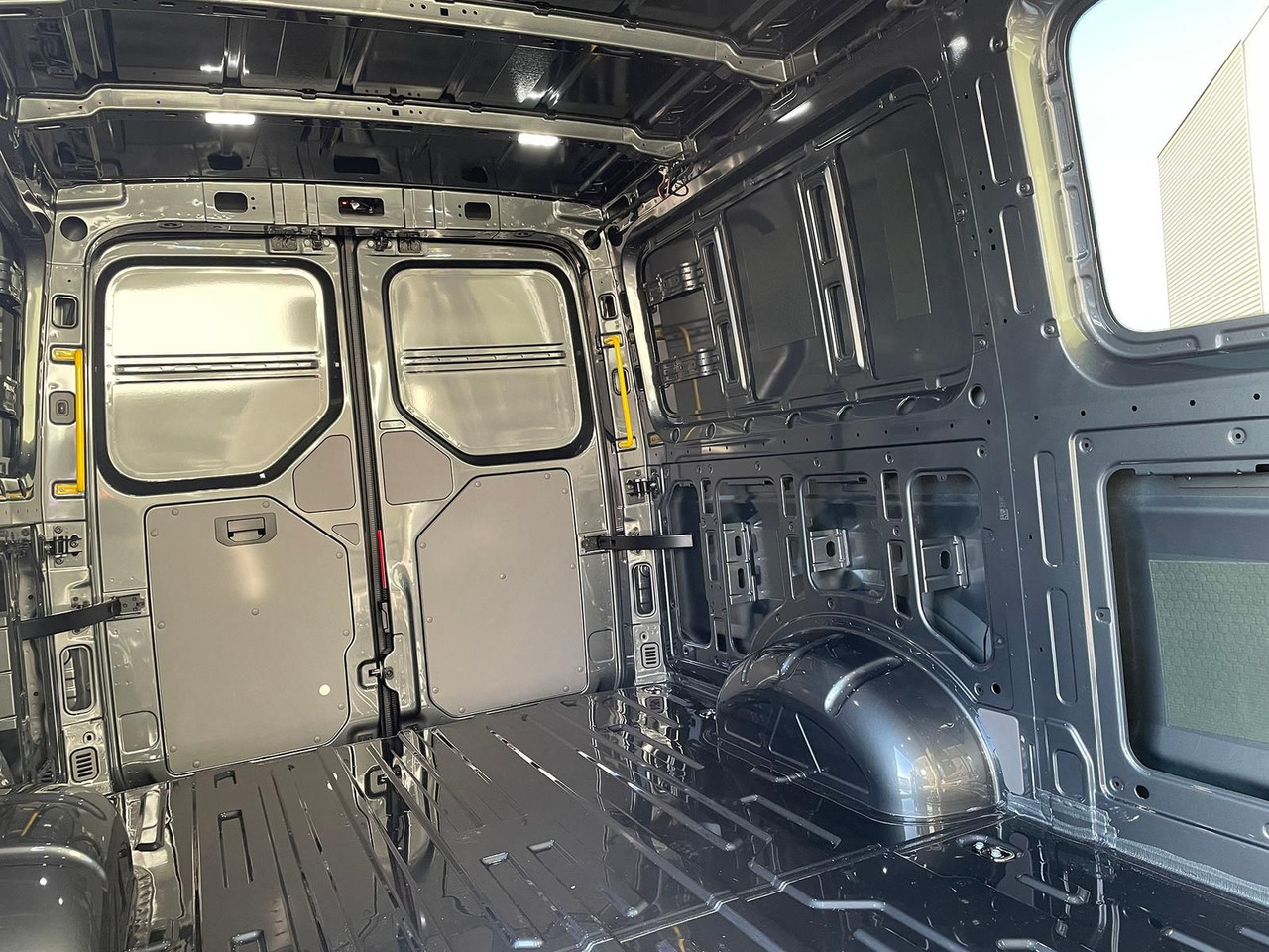 Voiture MAN TGE 3.180 L3H2 KASTEN 4x4 AUTOM ACC LED AHK DAB: photos 11