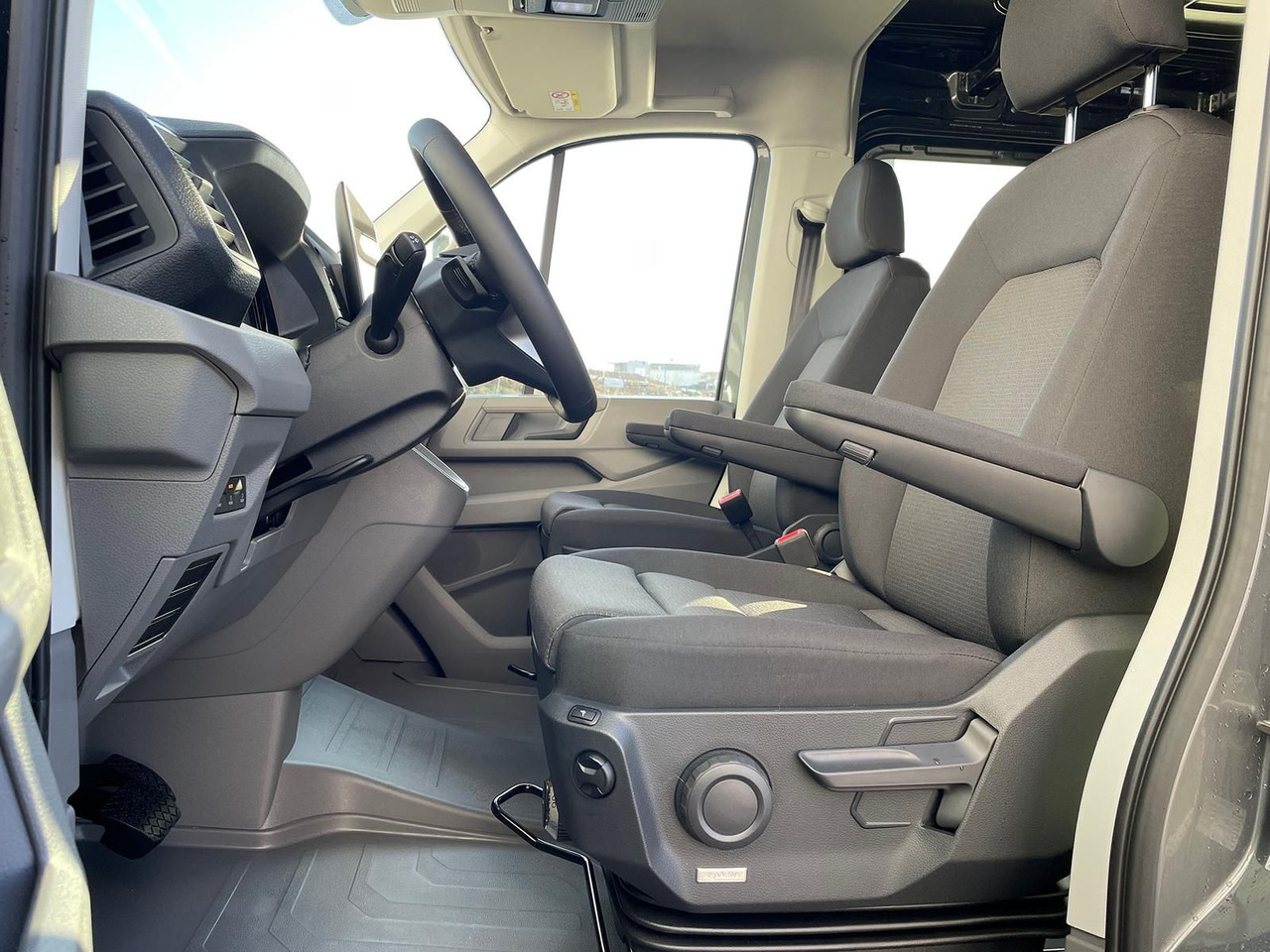 Voiture MAN TGE 3.180 L3H2 KASTEN 4x4 AUTOM ACC LED AHK DAB: photos 27