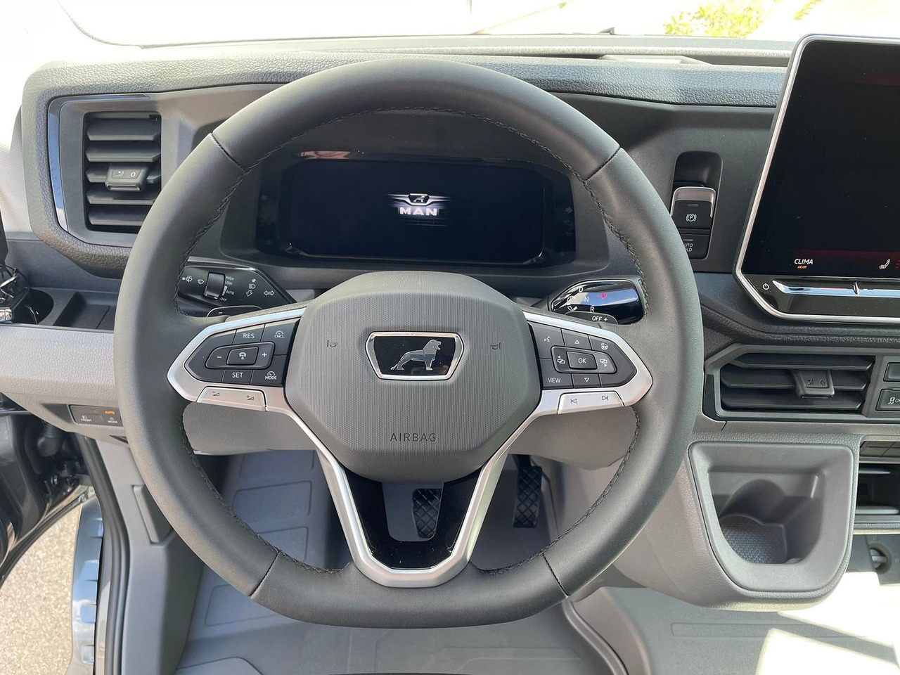 Voiture MAN TGE 3.180 L3H3 Kasten 4x4 CAMPER AHK ACC LED NAV: photos 14 Voiture MAN TGE 3.180 L3H3 Kasten 4x4 CAMPER AHK ACC LED NAV: photos 14