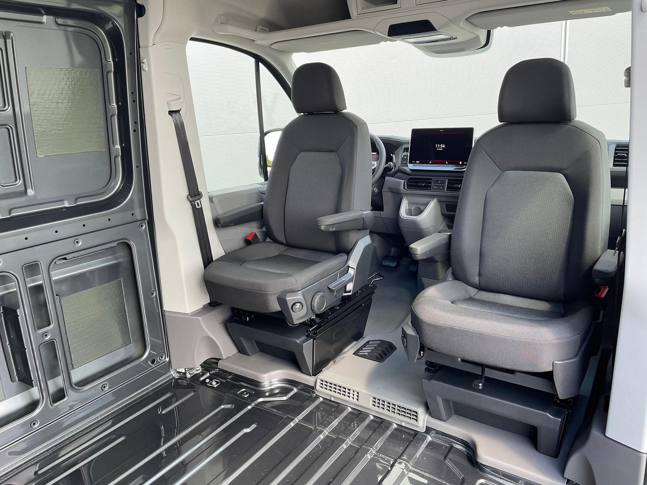 Voiture MAN TGE 3.180 L3H3 Kasten 4x4 CAMPER AHK ACC LED NAV: photos 34 Voiture MAN TGE 3.180 L3H3 Kasten 4x4 CAMPER AHK ACC LED NAV: photos 34