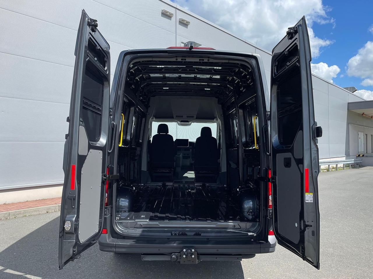 Voiture MAN TGE 3.180 L3H3 Kasten 4x4 CAMPER AHK ACC LED NAV: photos 29 Voiture MAN TGE 3.180 L3H3 Kasten 4x4 CAMPER AHK ACC LED NAV: photos 29