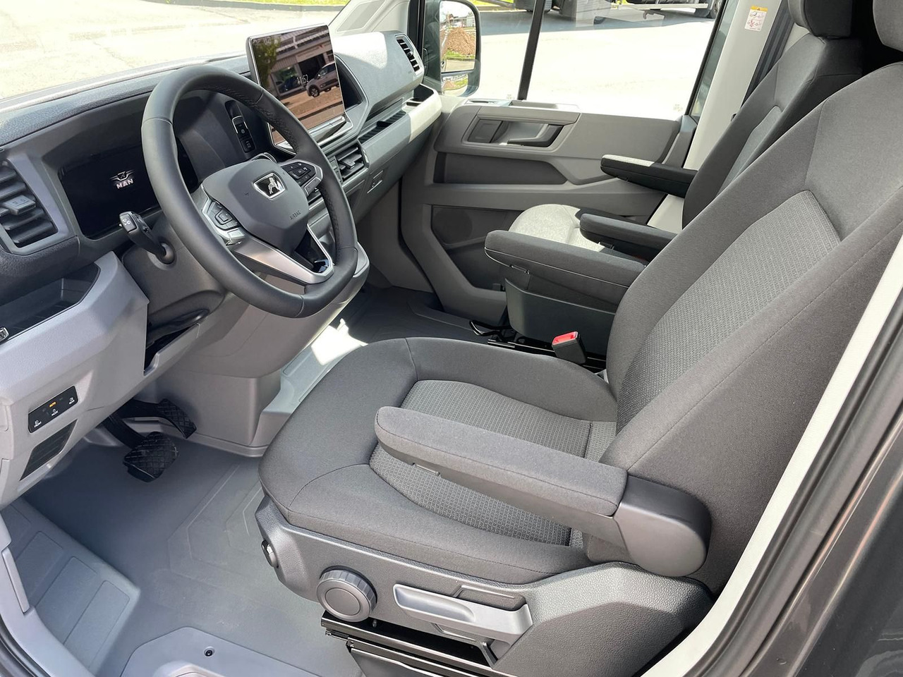 Voiture MAN TGE 3.180 L3H3 Kasten 4x4 CAMPER AHK ACC LED NAV: photos 13 Voiture MAN TGE 3.180 L3H3 Kasten 4x4 CAMPER AHK ACC LED NAV: photos 13