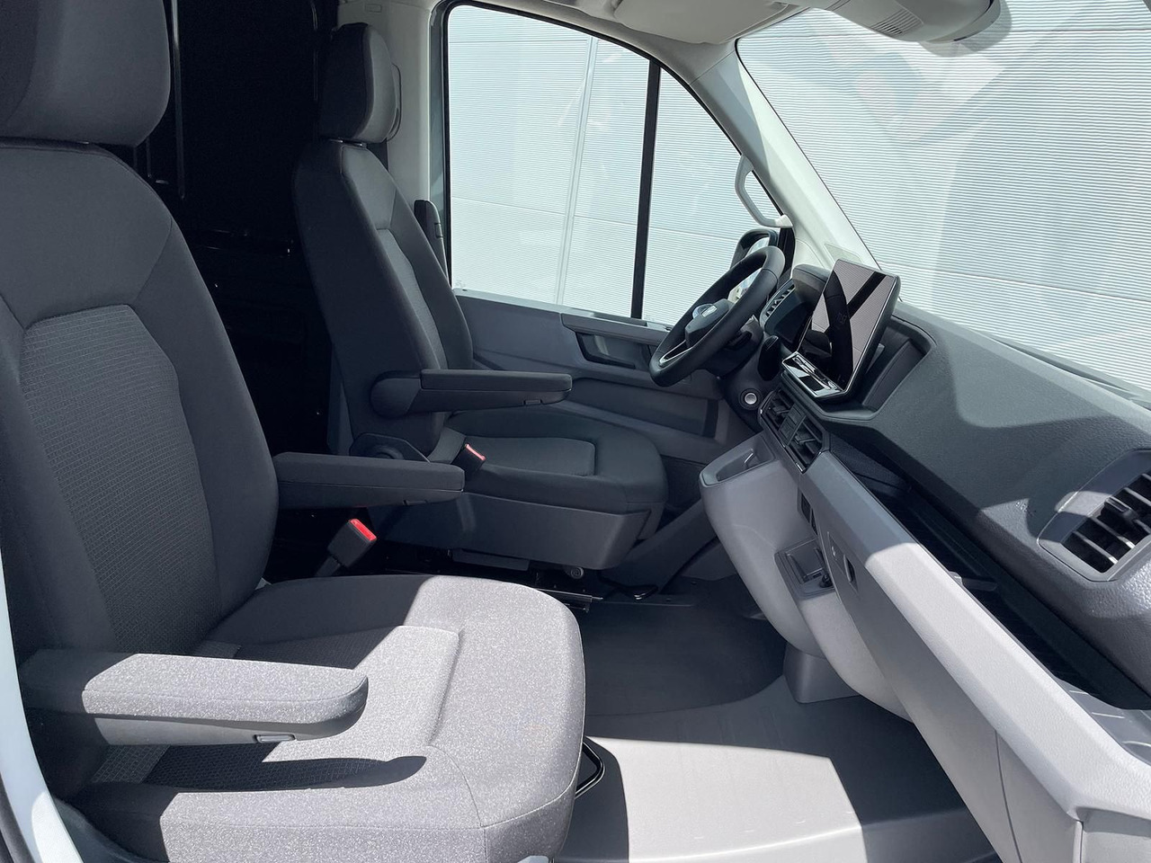 Voiture MAN TGE 3.180 L3H3 Kasten 4x4 CAMPER AHK ACC LED NAV: photos 17 Voiture MAN TGE 3.180 L3H3 Kasten 4x4 CAMPER AHK ACC LED NAV: photos 17