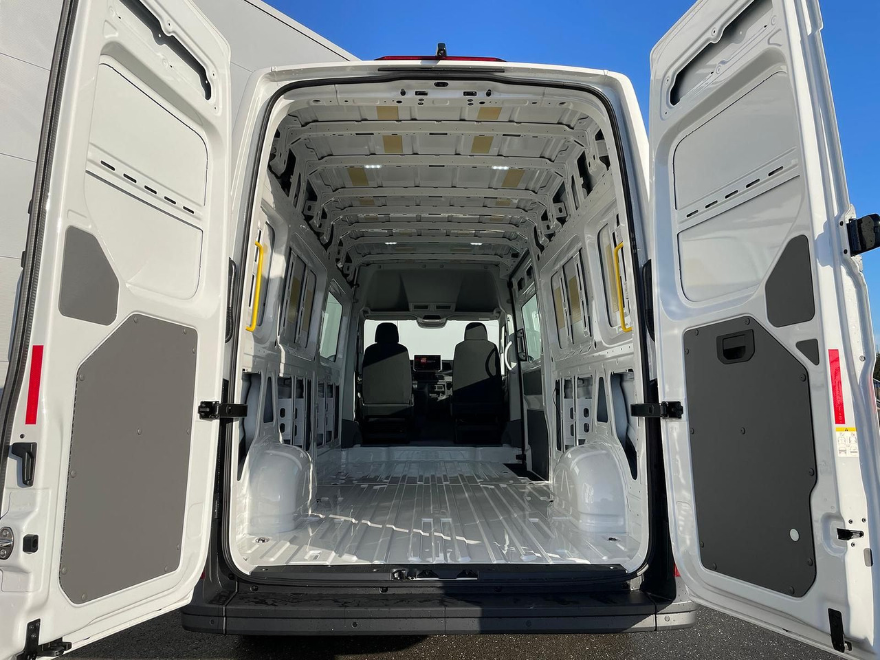 Fourgon utilitaire MAN TGE 3.180 L4H3 KASTEN ACC STANDHZ NAVI AHK: photos 32