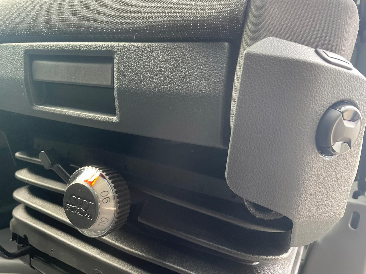 Voiture MAN TGE 3.180 Pritsche DOKA MR KAMERA AHK SITZHZ: photos 31 Voiture MAN TGE 3.180 Pritsche DOKA MR KAMERA AHK SITZHZ: photos 31