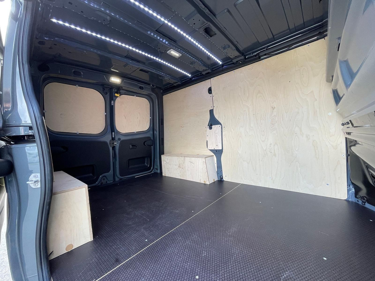 Fourgon utilitaire Renault Trafic Kasten RED EDITION L1H1 AHK LED DAB MFL: photos 11