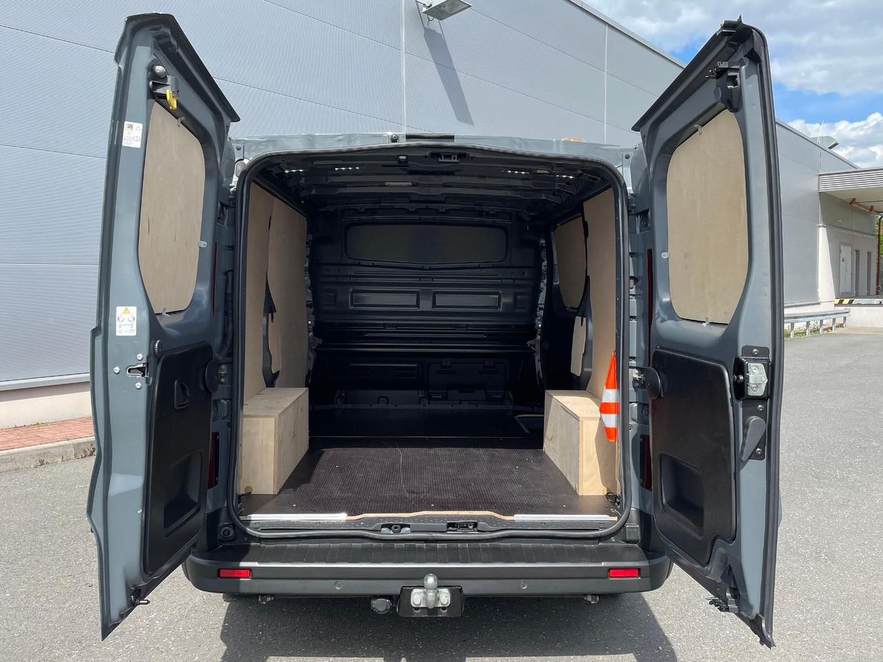 Fourgon utilitaire Renault Trafic Kasten RED EDITION L1H1 AHK LED DAB MFL: photos 12