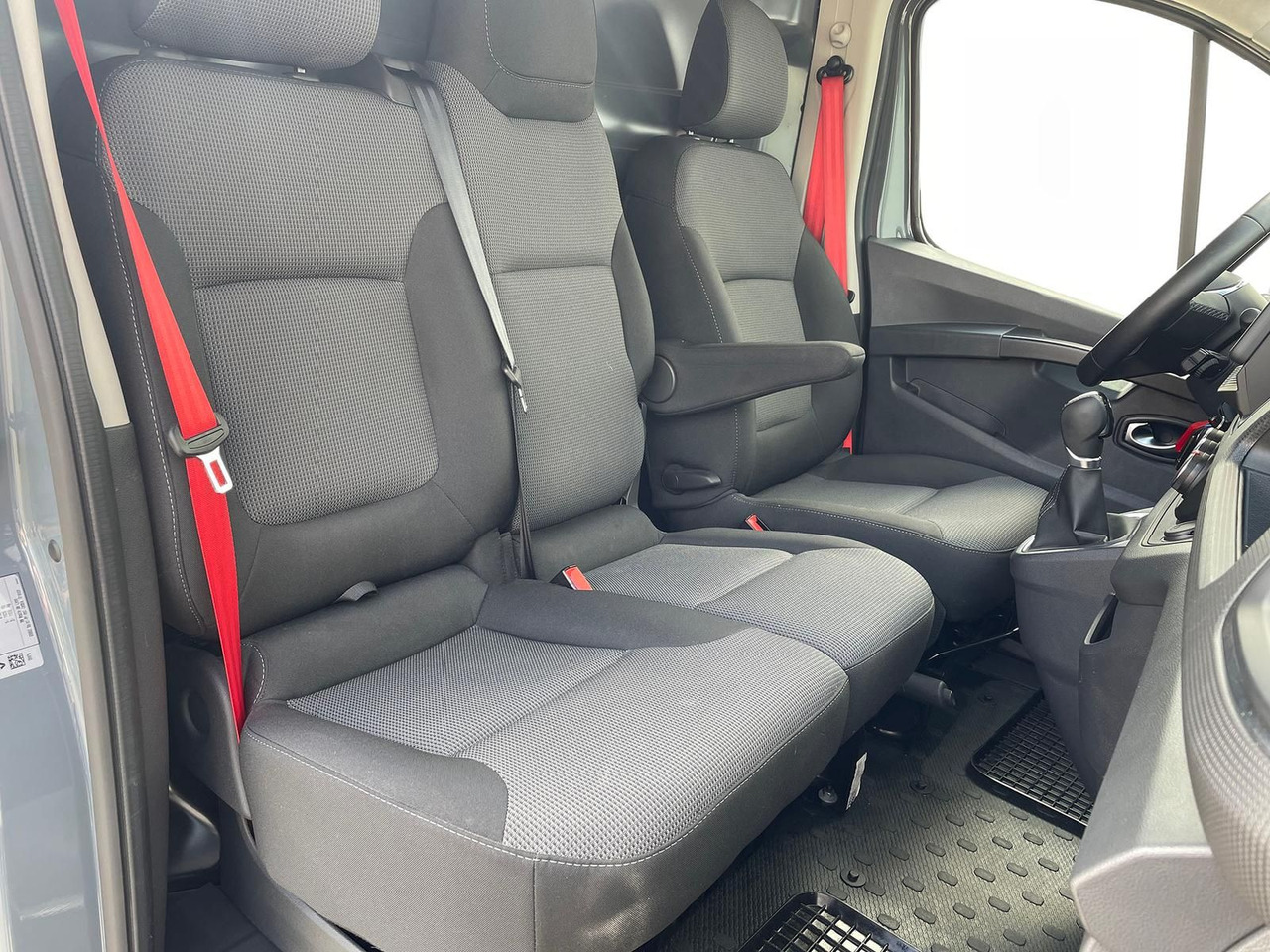 Fourgon utilitaire Renault Trafic Kasten RED EDITION L1H1 AHK LED DAB MFL: photos 19