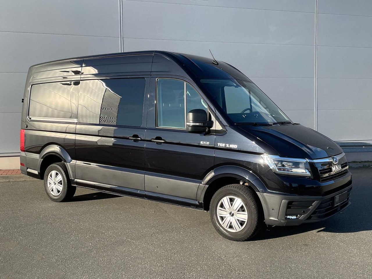 MAN TGE 3.180 L3H3 MIXTO 4x4 AUTOM DIFF AHK ACC NAV - Véhicule utilitaire: photos 2 MAN TGE 3.180 L3H3 MIXTO 4x4 AUTOM DIFF AHK ACC NAV - Véhicule utilitaire: photos 2