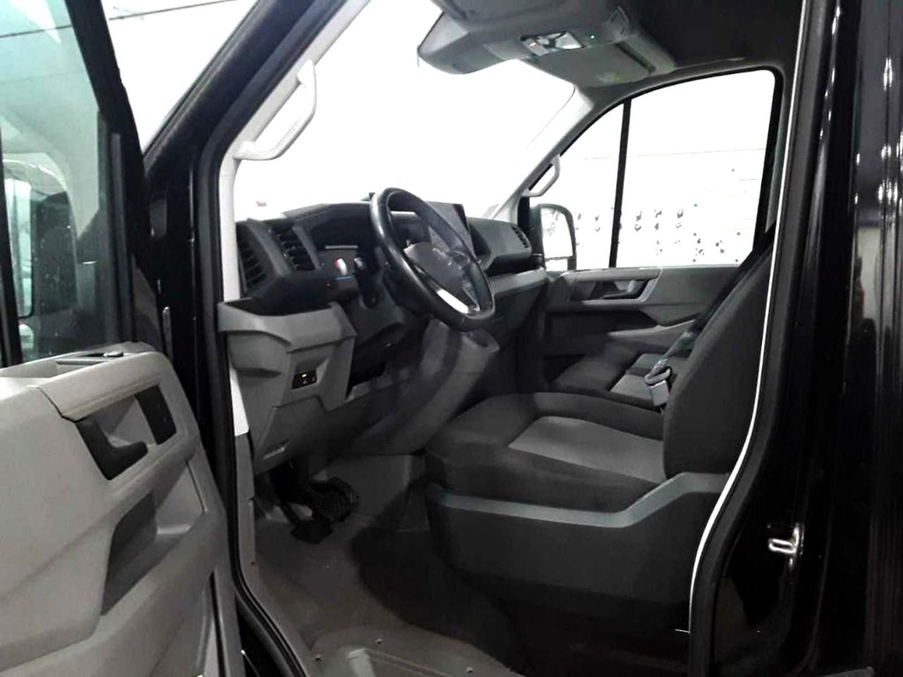 Volkswagen Crafter Kasten 35 L3H3 NAVI KLIMA DAB PDC - Transport de personnes: photos 3 Volkswagen Crafter Kasten 35 L3H3 NAVI KLIMA DAB PDC - Transport de personnes: photos 3