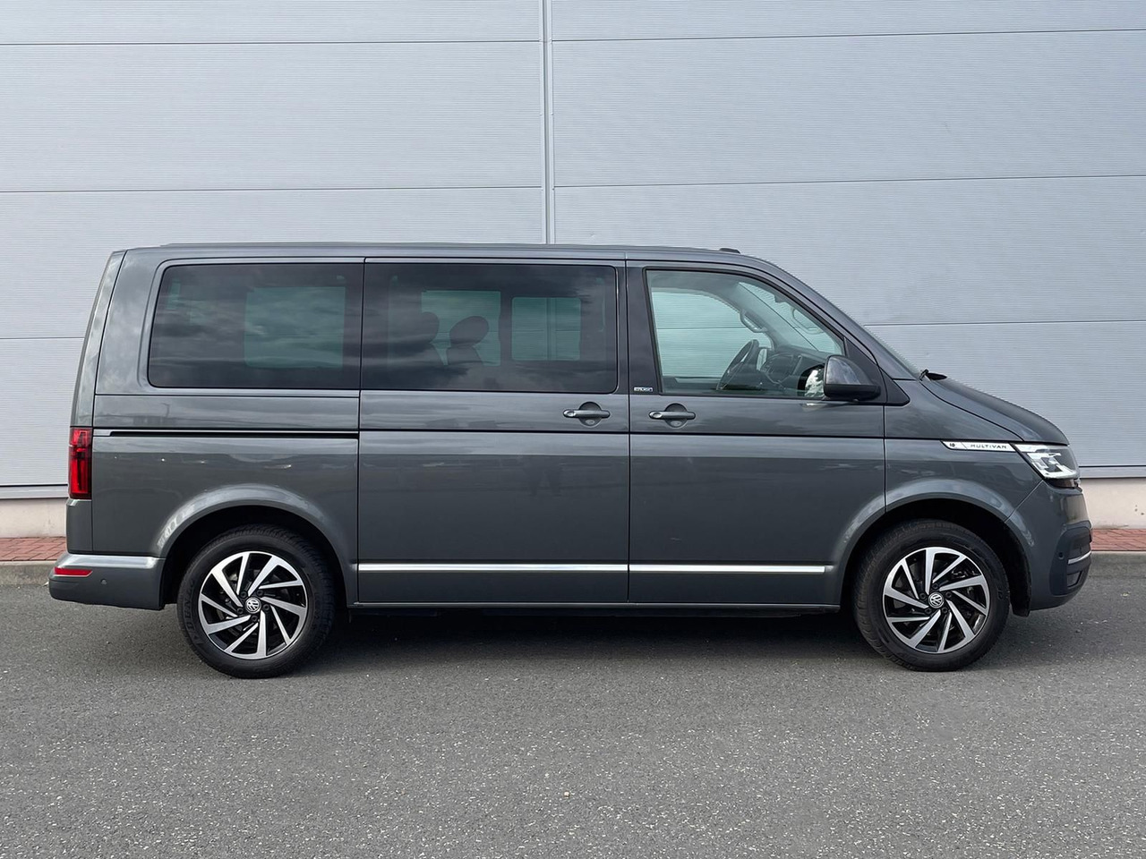 Volkswagen T6.1 Multivan Comfortline 4M ACC KAMERA SITZHZ - Minibus, Transport de personnes: photos 5 Volkswagen T6.1 Multivan Comfortline 4M ACC KAMERA SITZHZ - Minibus, Transport de personnes: photos 5