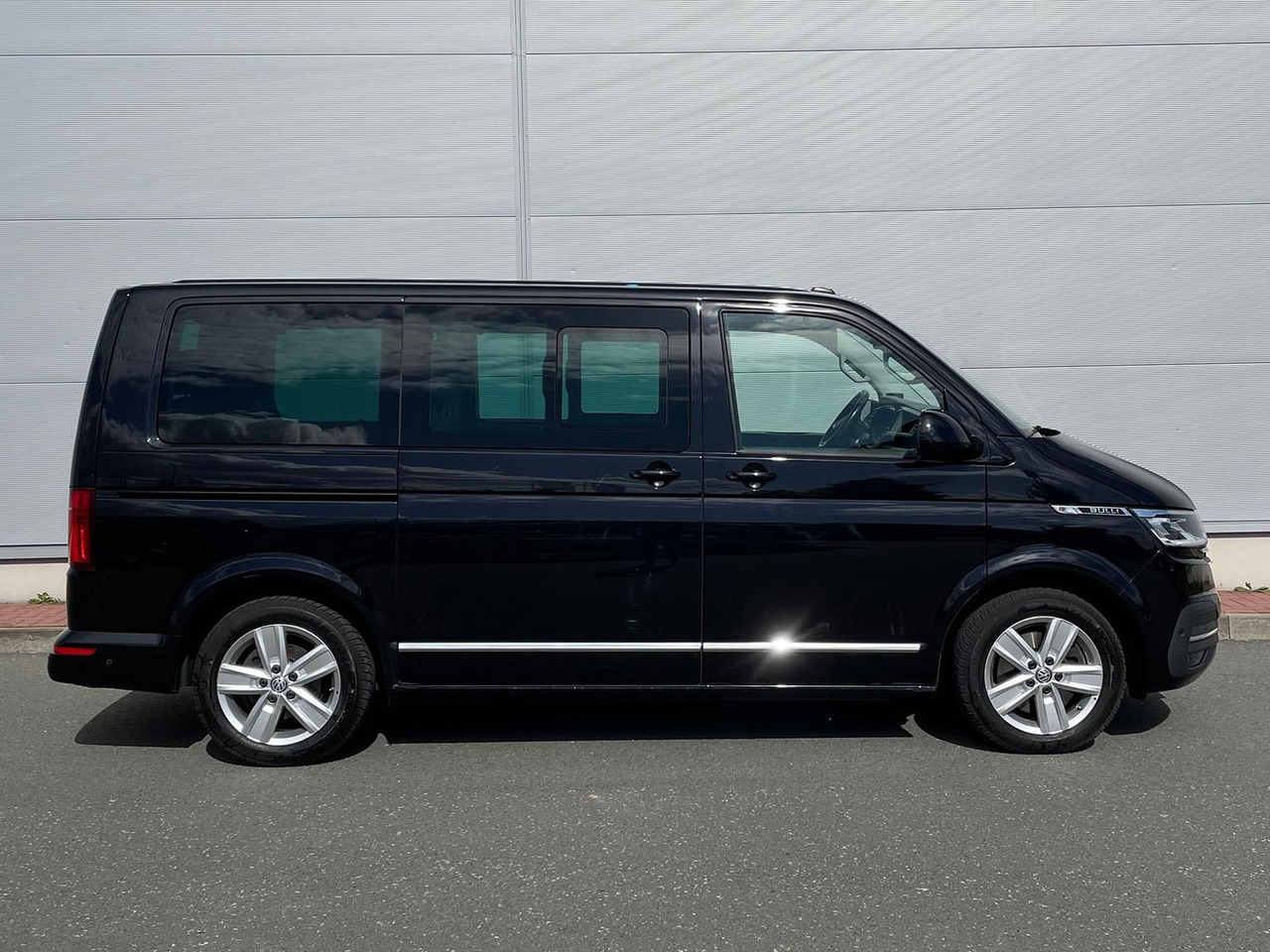 Volkswagen T6.1 Multivan Highline 4M LEDER STANDHZ SITZHZ - Minibus, Transport de personnes: photos 5 Volkswagen T6.1 Multivan Highline 4M LEDER STANDHZ SITZHZ - Minibus, Transport de personnes: photos 5