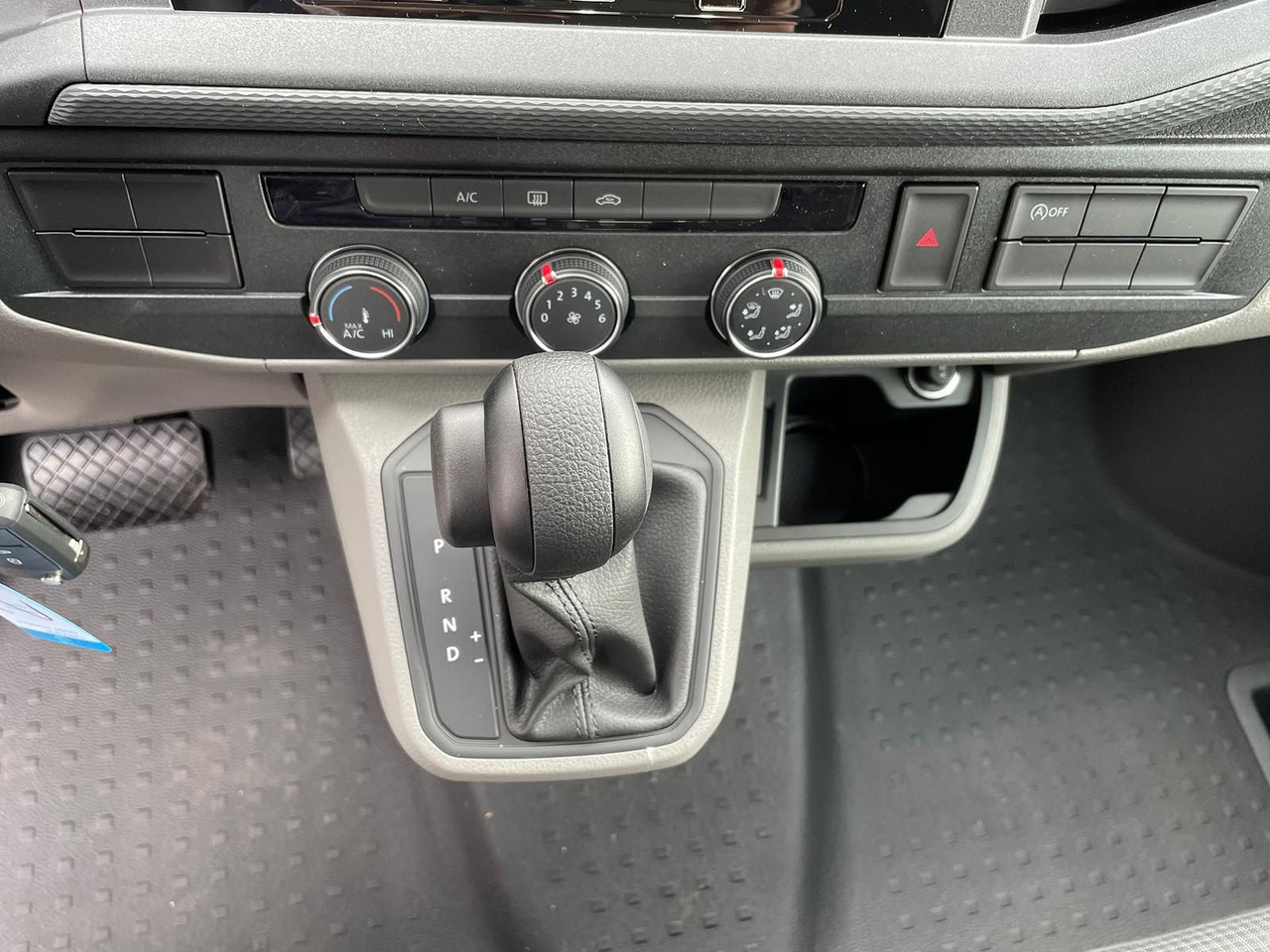 Transport de personnes Volkswagen T6.1 Transporter Mixto lang 4M MFL LED TEMPOMAT: photos 17 Transport de personnes Volkswagen T6.1 Transporter Mixto lang 4M MFL LED TEMPOMAT: photos 17