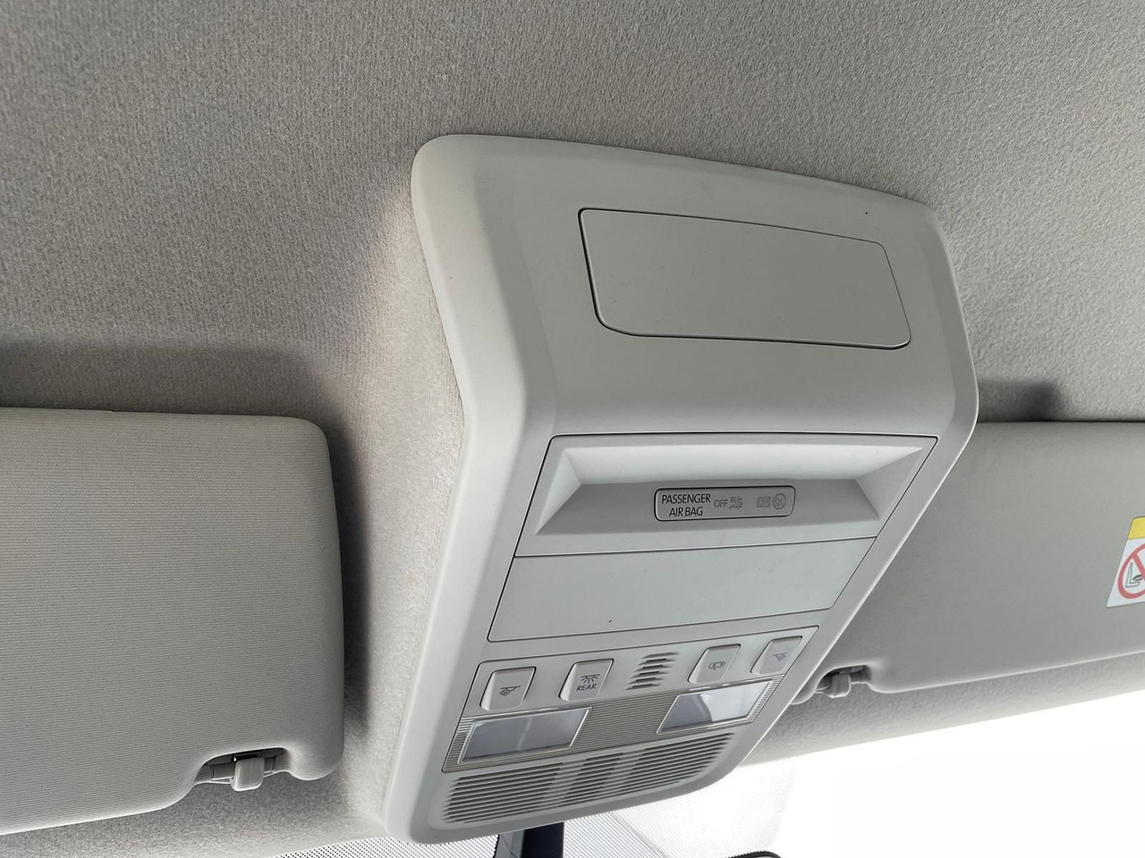 Transport de personnes Volkswagen T6.1 Transporter Mixto lang 4M MFL LED TEMPOMAT: photos 24 Transport de personnes Volkswagen T6.1 Transporter Mixto lang 4M MFL LED TEMPOMAT: photos 24