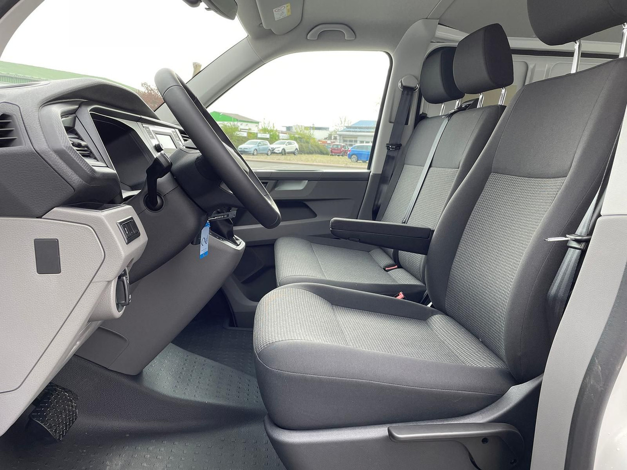 Transport de personnes Volkswagen T6.1 Transporter Mixto lang 4M MFL LED TEMPOMAT: photos 20 Transport de personnes Volkswagen T6.1 Transporter Mixto lang 4M MFL LED TEMPOMAT: photos 20