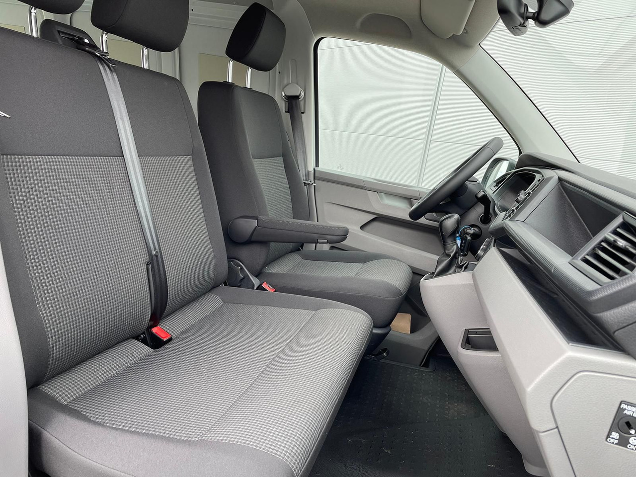 Transport de personnes Volkswagen T6.1 Transporter Mixto lang 4M MFL LED TEMPOMAT: photos 18 Transport de personnes Volkswagen T6.1 Transporter Mixto lang 4M MFL LED TEMPOMAT: photos 18