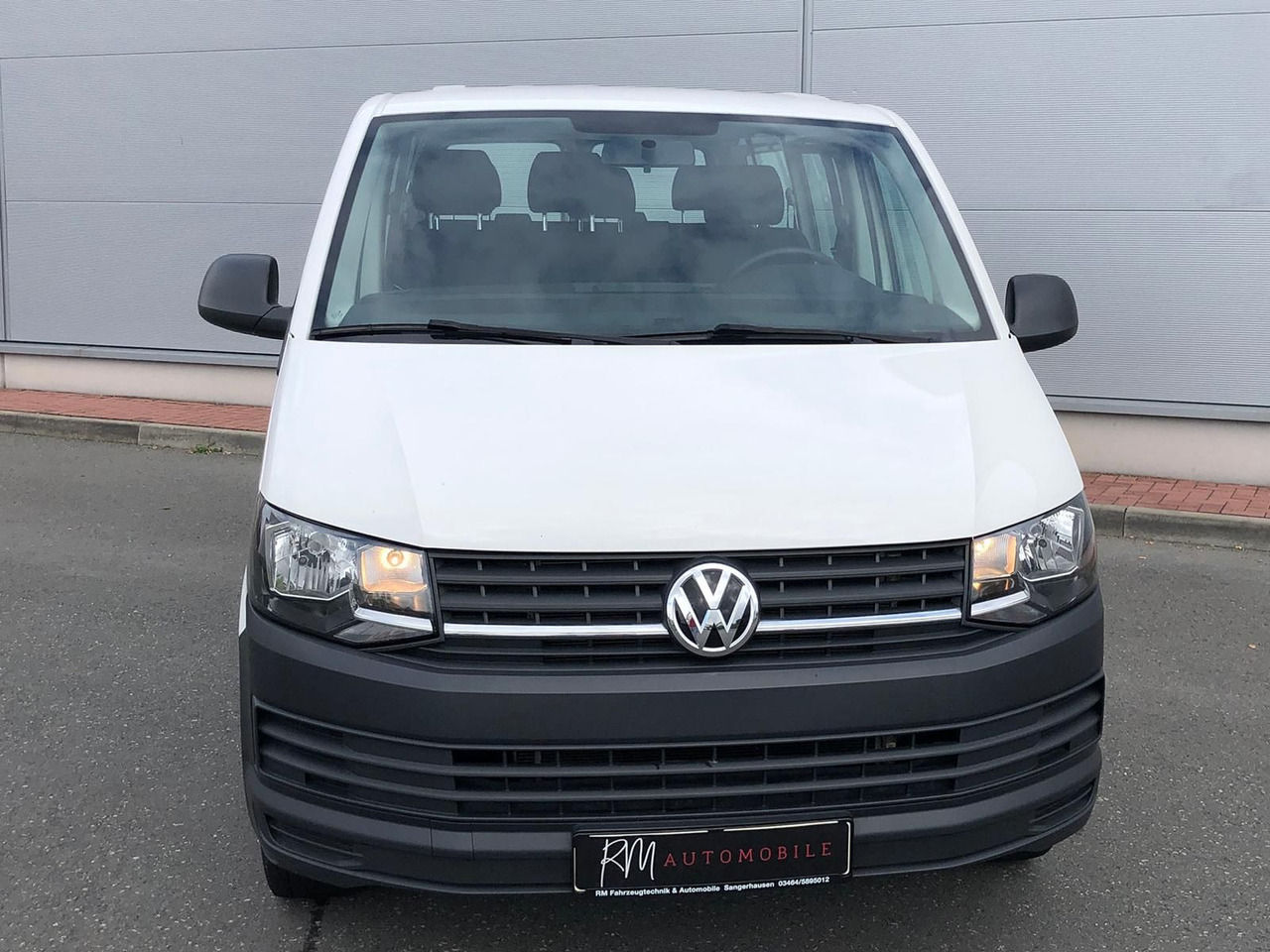 Volkswagen T6 Transporter 2.0 TDI Kombi lang 9-SITZE TEMP - Voiture break: photos 3 Volkswagen T6 Transporter 2.0 TDI Kombi lang 9-SITZE TEMP - Voiture break: photos 3