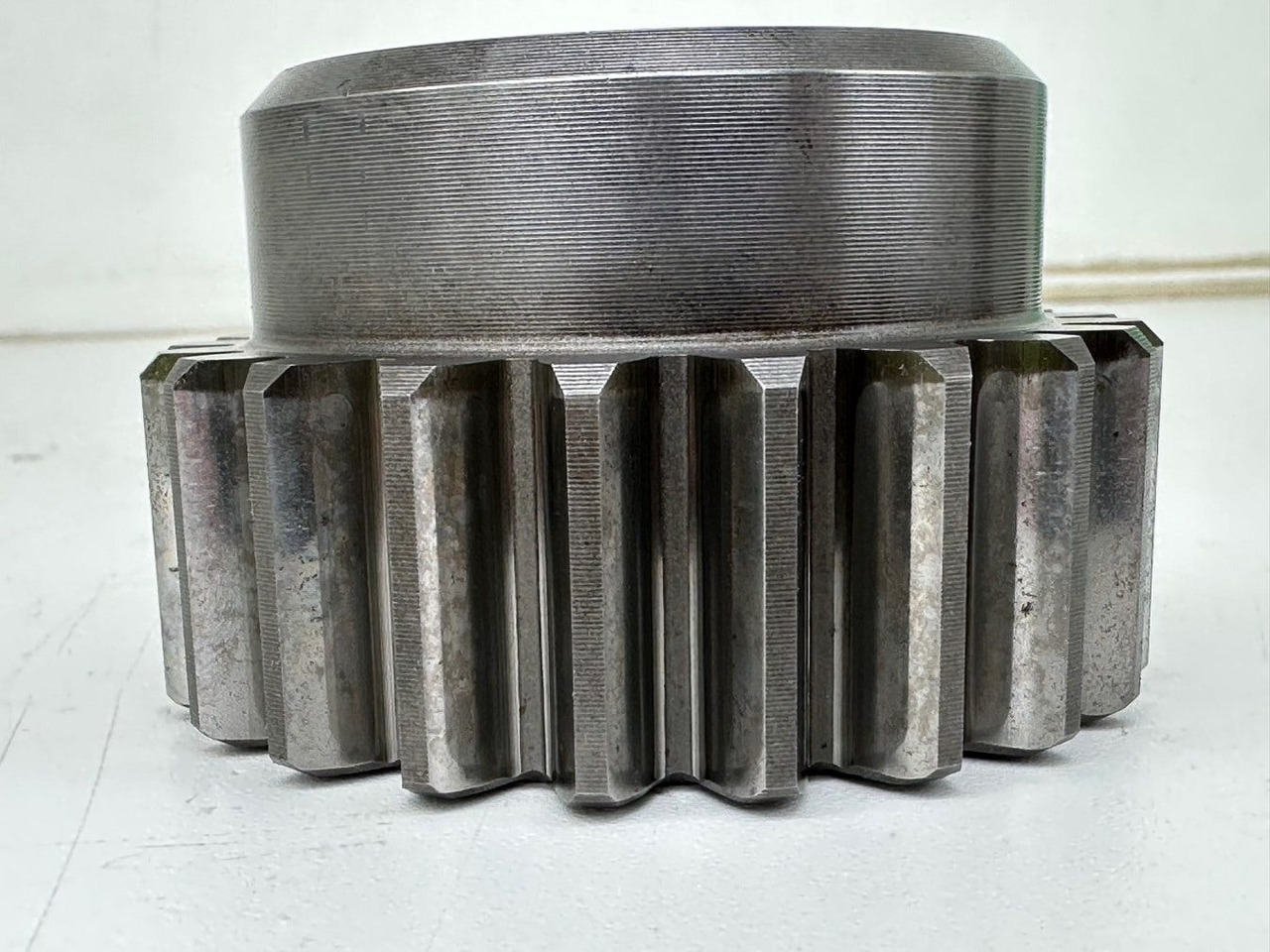 LIEBHERR Liebherr Sonnenrad ID-Nr.9442314. 450/044 - FAT450/044. R942, R954, R954B. #9442314.01.07# - Moteur de translation pour Pelle sur chenille: photos 3 LIEBHERR Liebherr Sonnenrad ID-Nr.9442314. 450/044 - FAT450/044. R942, R954, R954B. #9442314.01.07# - Moteur de translation pour Pelle sur chenille: photos 3