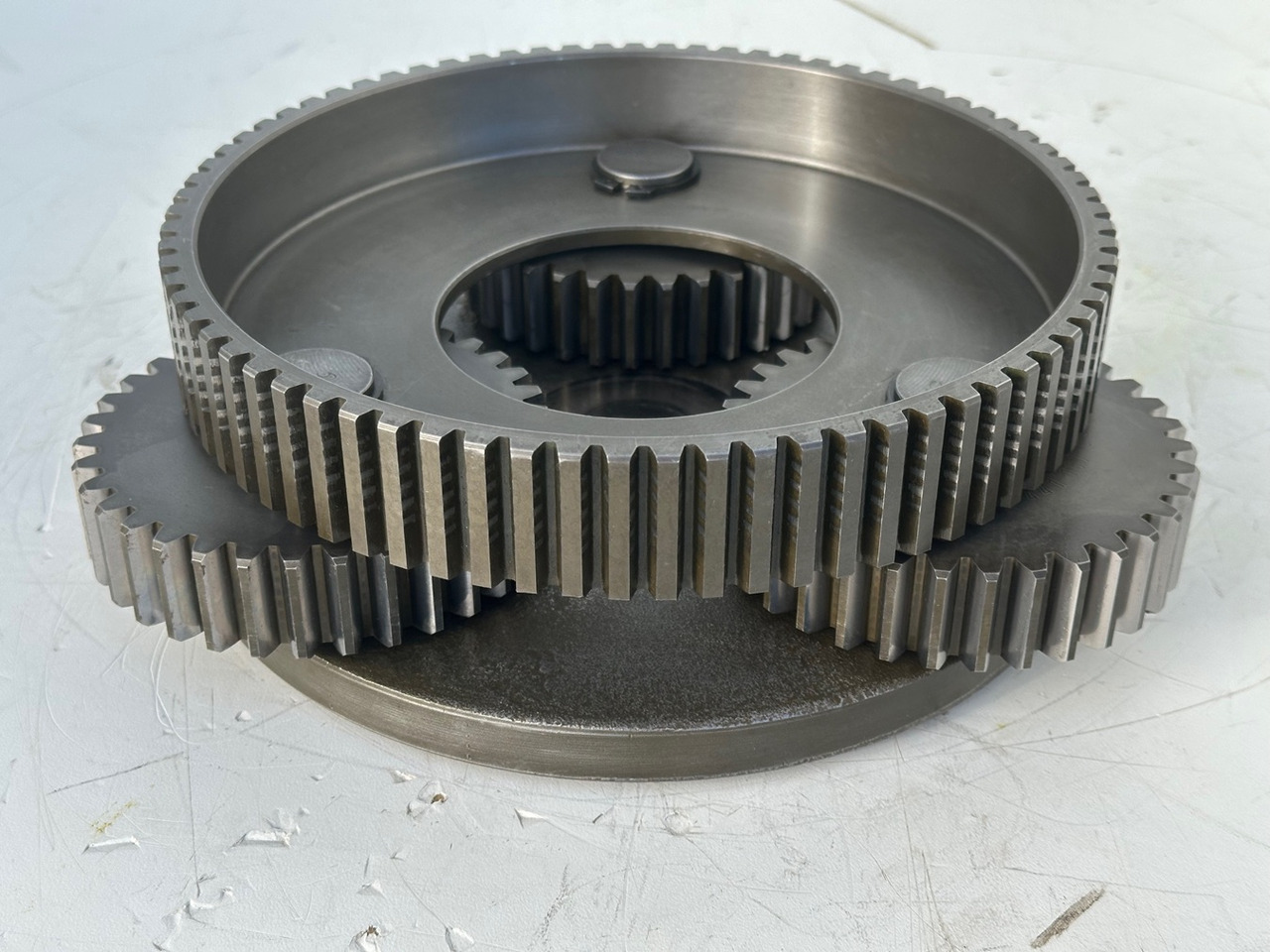 LIEBHERR Original Planetenträger ID-Nr.944171103 mit Planetenräder ID-Nr.944110603-ID-Nr.90201469 mit Lamellenträger ID-Nr.944112103. A900C,A944B,E942,LOS942,LOS944,P942,P944,R942,R944,R944B. #HRV# - Moteur de rotation pour Pelle: photos 2 LIEBHERR Original Planetenträger ID-Nr.944171103 mit Planetenräder ID-Nr.944110603-ID-Nr.90201469 mit Lamellenträger ID-Nr.944112103. A900C,A944B,E942,LOS942,LOS944,P942,P944,R942,R944,R944B. #HRV# - Moteur de rotation pour Pelle: photos 2